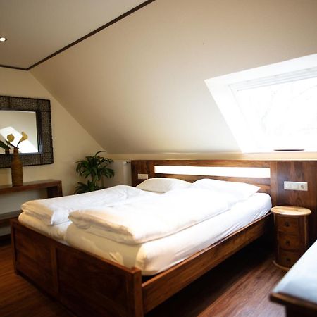 Vier Jahreszeiten Rooms Husum  Exterior photo